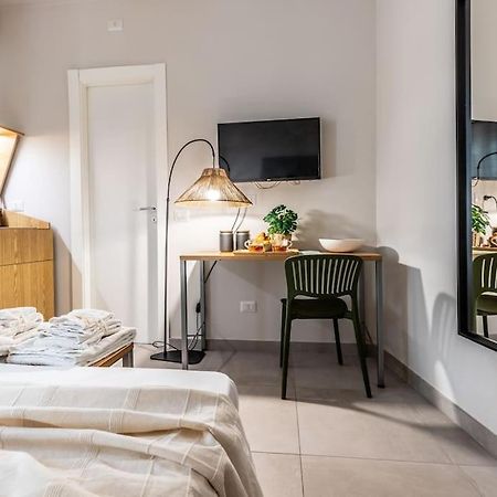 Dafne Room Un'Oasi Romana Per Coppie Εξωτερικό φωτογραφία