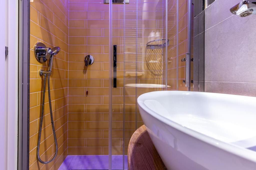 Dafne Room Un'Oasi Romana Per Coppie Εξωτερικό φωτογραφία